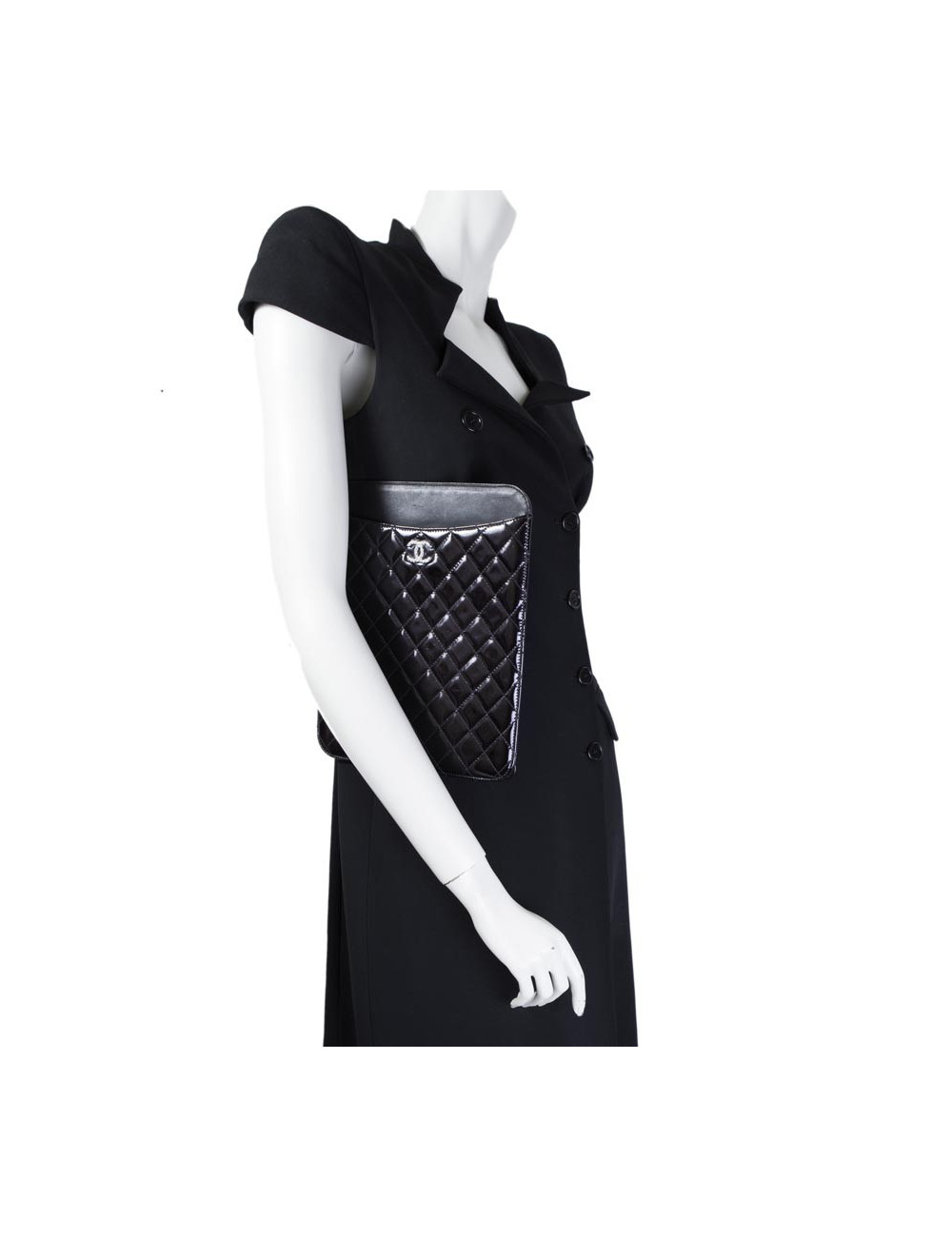 Porte Ipad CHANEL matelassé verni noir