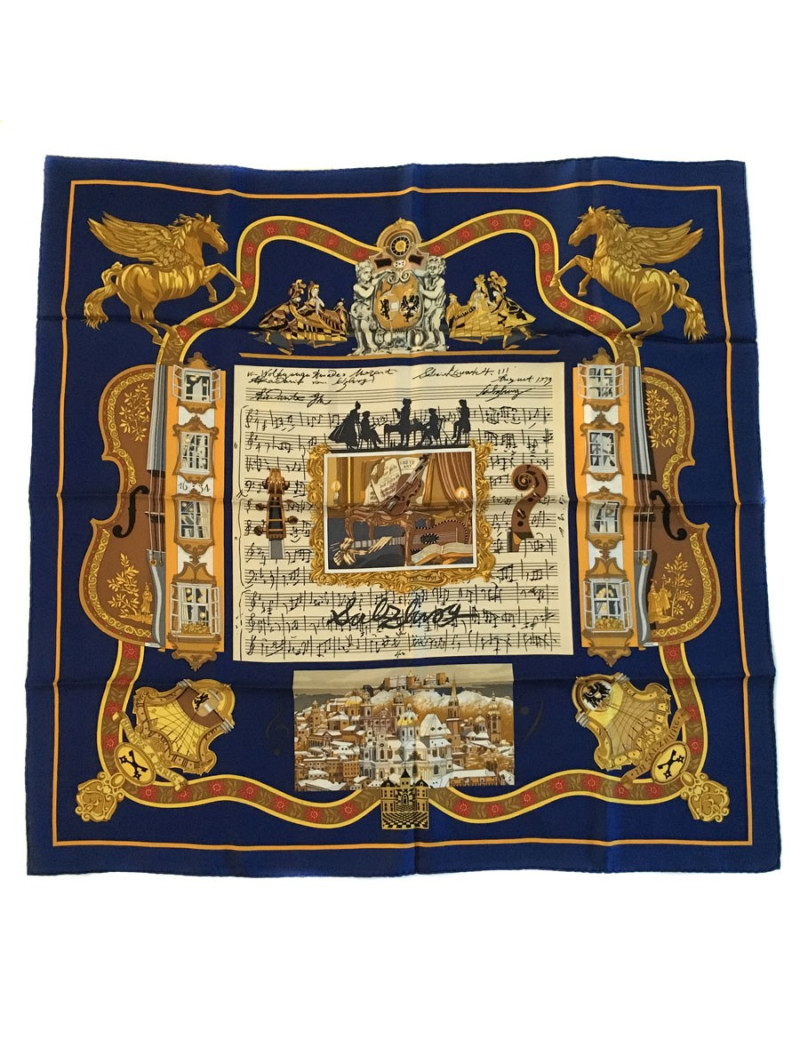 Carré HERMES "Salzburg" en soie bleu foncé