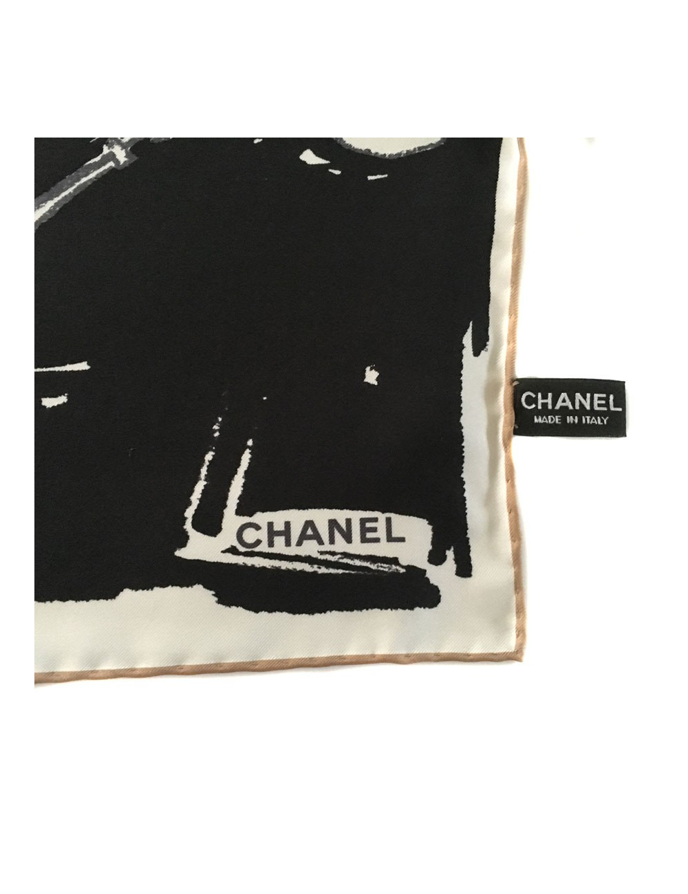 Foulard CHANEL "Paris" en soie beige et noir