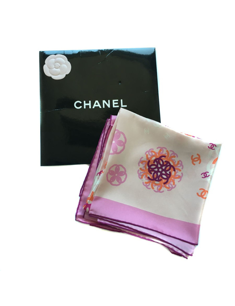  CHANEL scarf in light and dark pink silk