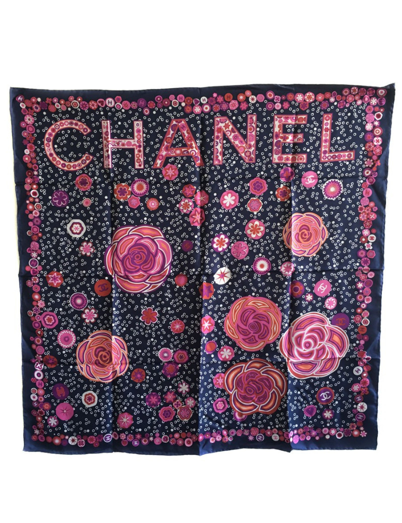 Foulard CHANEL en soie bleu foncé