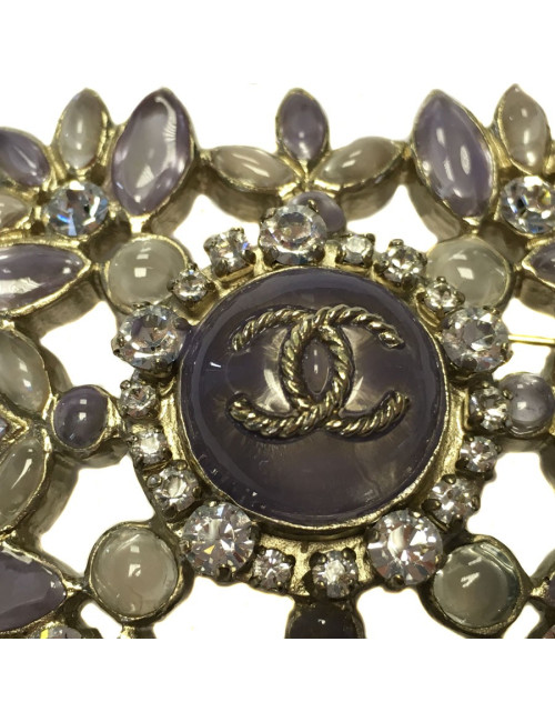 Brooch purple CHANEL in glass and gold metal