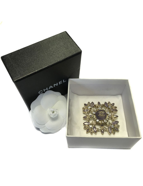 Broche CHANEL mauve en pâte de verre et métal doré