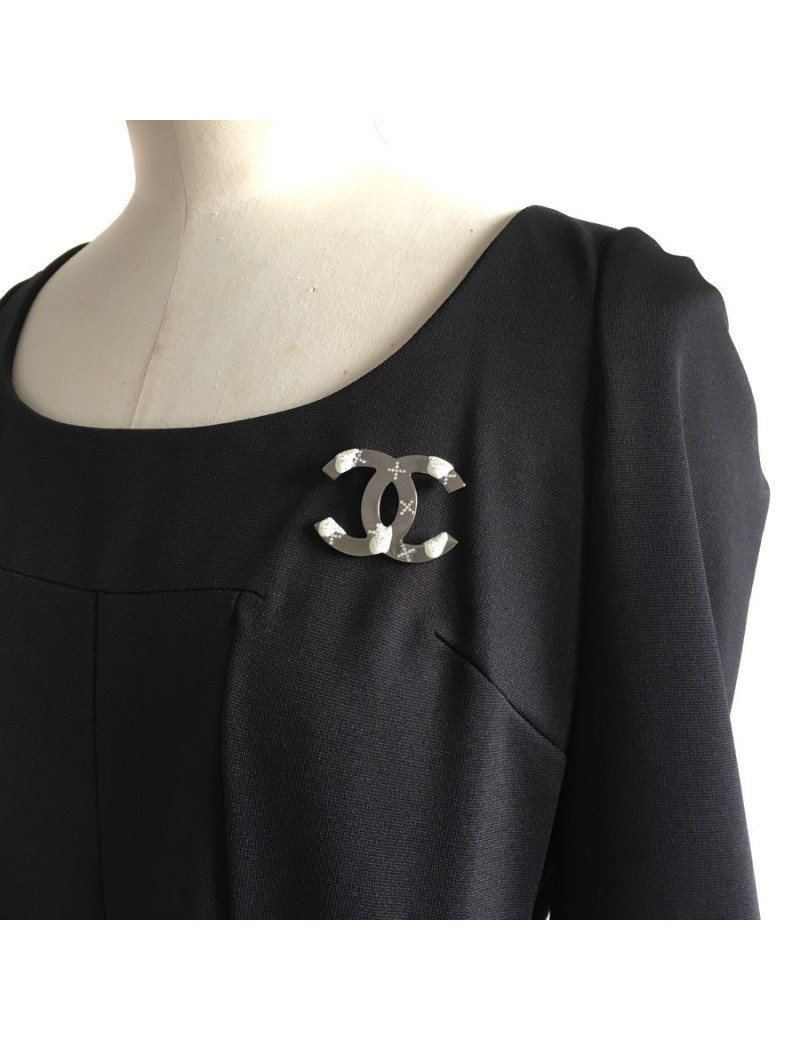 PIN CHANEL CC in rhinestone and silver metal