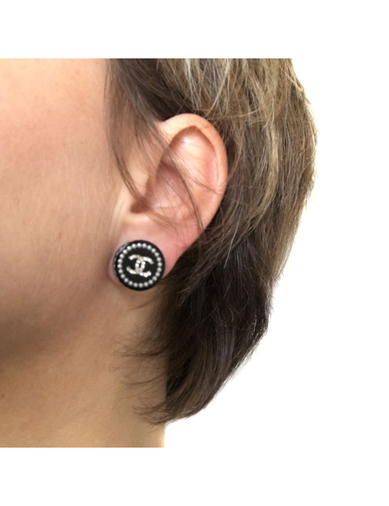 Boucles d'oreille  Clous CHANEL noirs et strass
