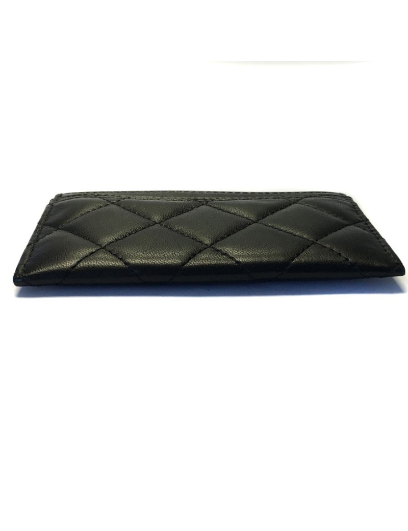Porte cartes CHANEL en cuir noir matelassé