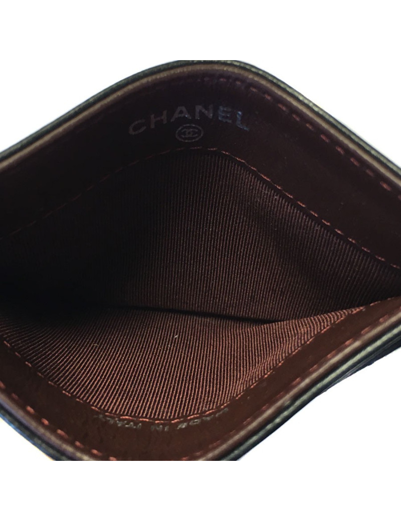 Porte cartes CHANEL en cuir noir matelassé