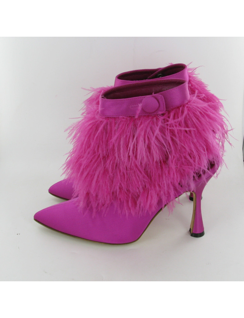 Escarpins satin et plumes rose MANOLO BLAHNIK