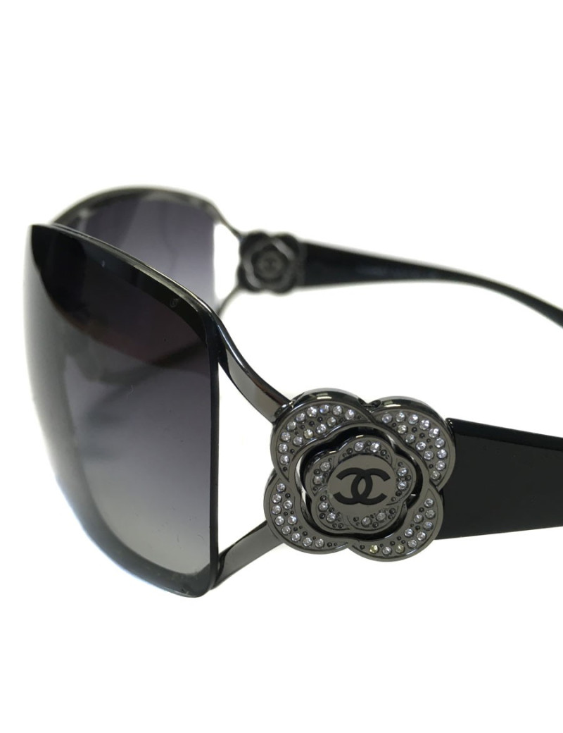 Lunettes de soleil CHANEL