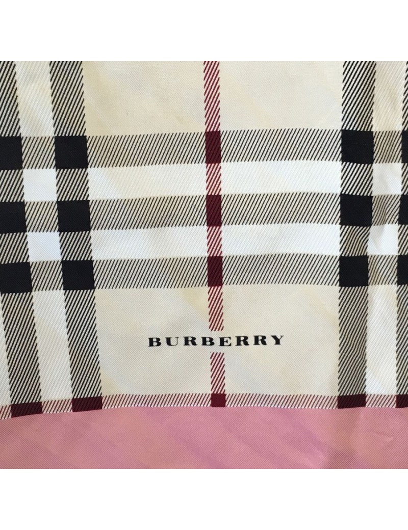 XXX Foulard BURBERRY en soie à bord rose