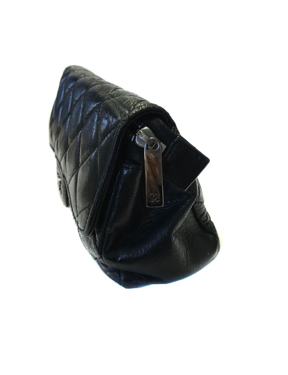 CHANEL quilted black leather pouch