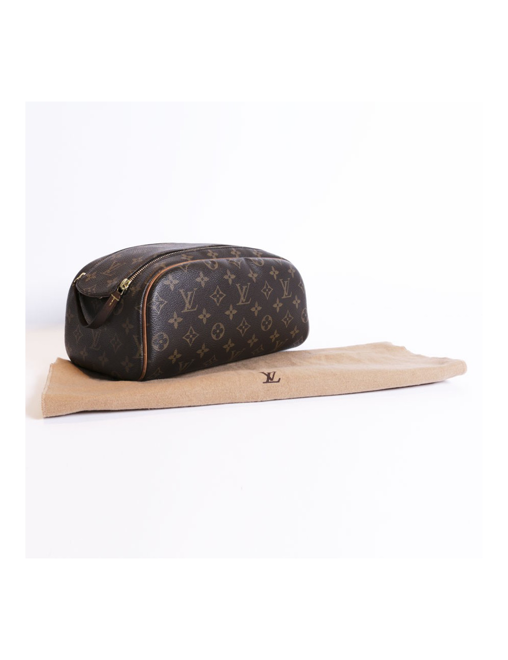 LOUIS VUITTON monogram toiletry