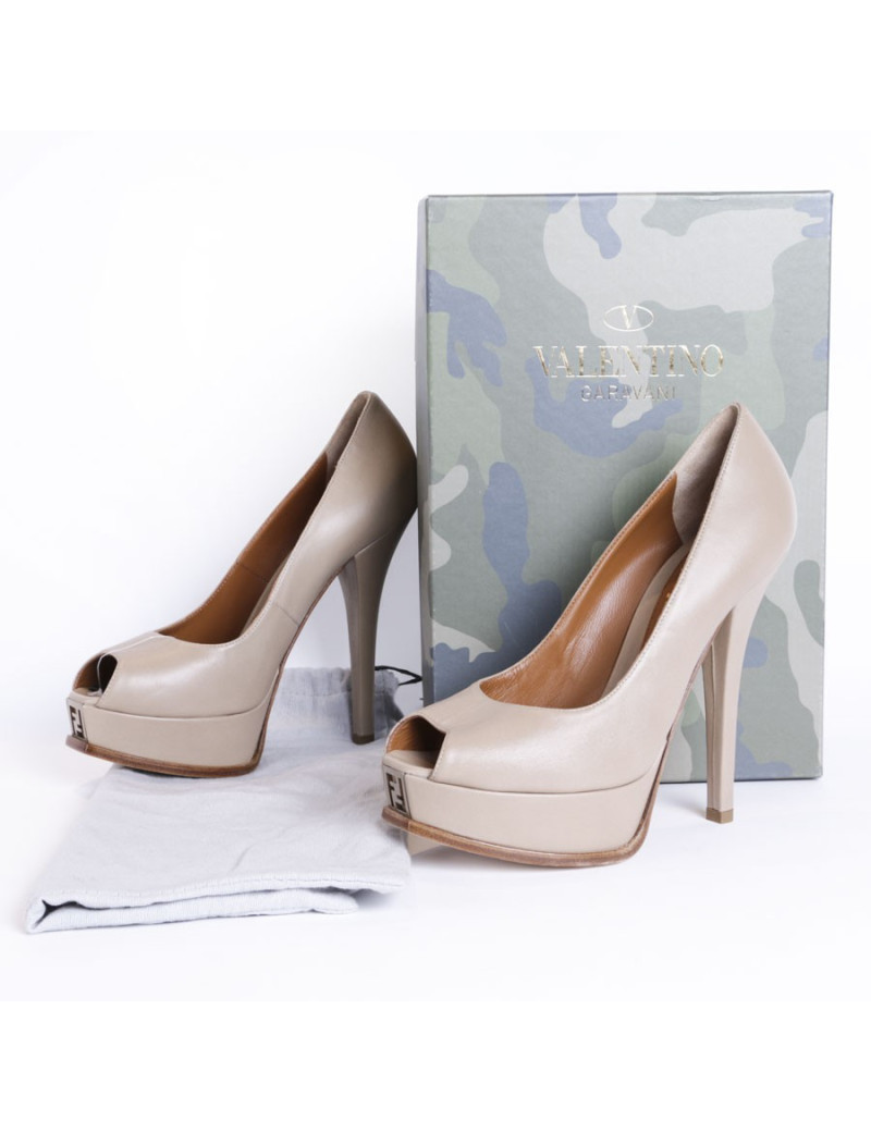 Escarpins FENDI T 40 cuir gris