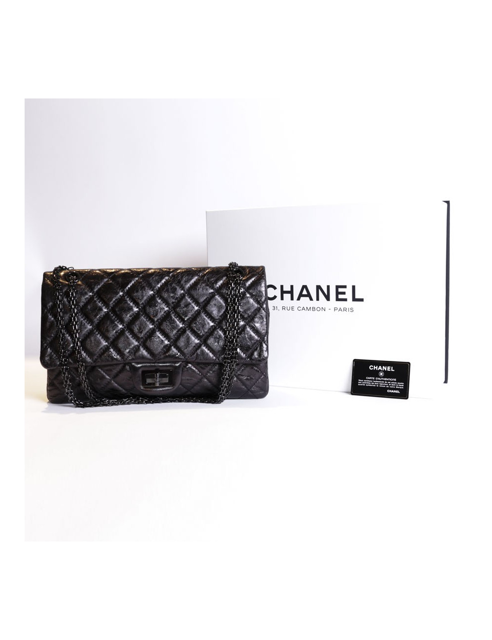 Sac 2.55 CHANEL cuir verni vieilli "so black"