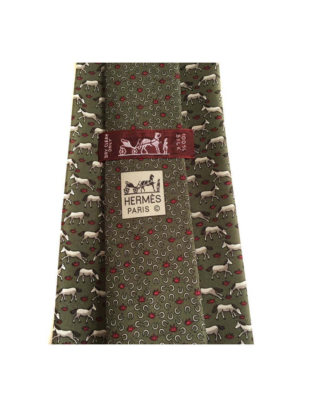 Cravate HERMES en twill de soie vert, blanc et fuschia