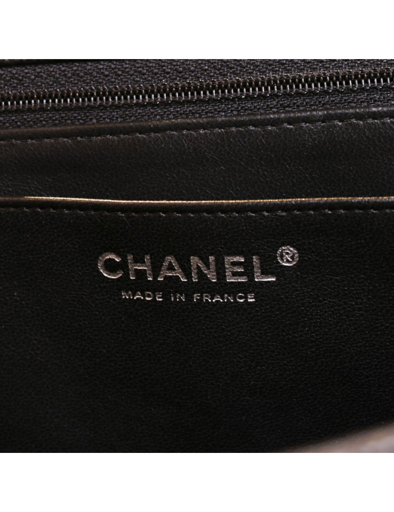 CHANEL black caviar leather jumbo Maxi bag