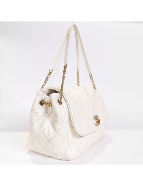 Sac CHANEL cuir matelassé beige