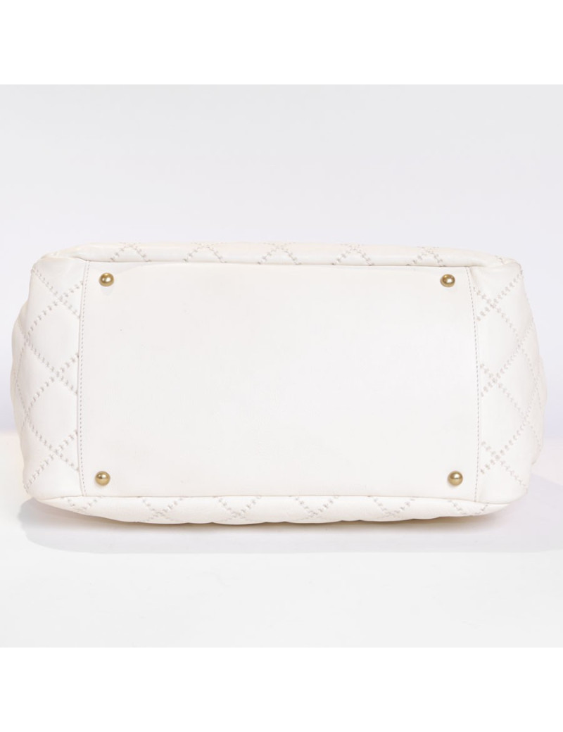 CHANEL quilted leather leather bag egg shell