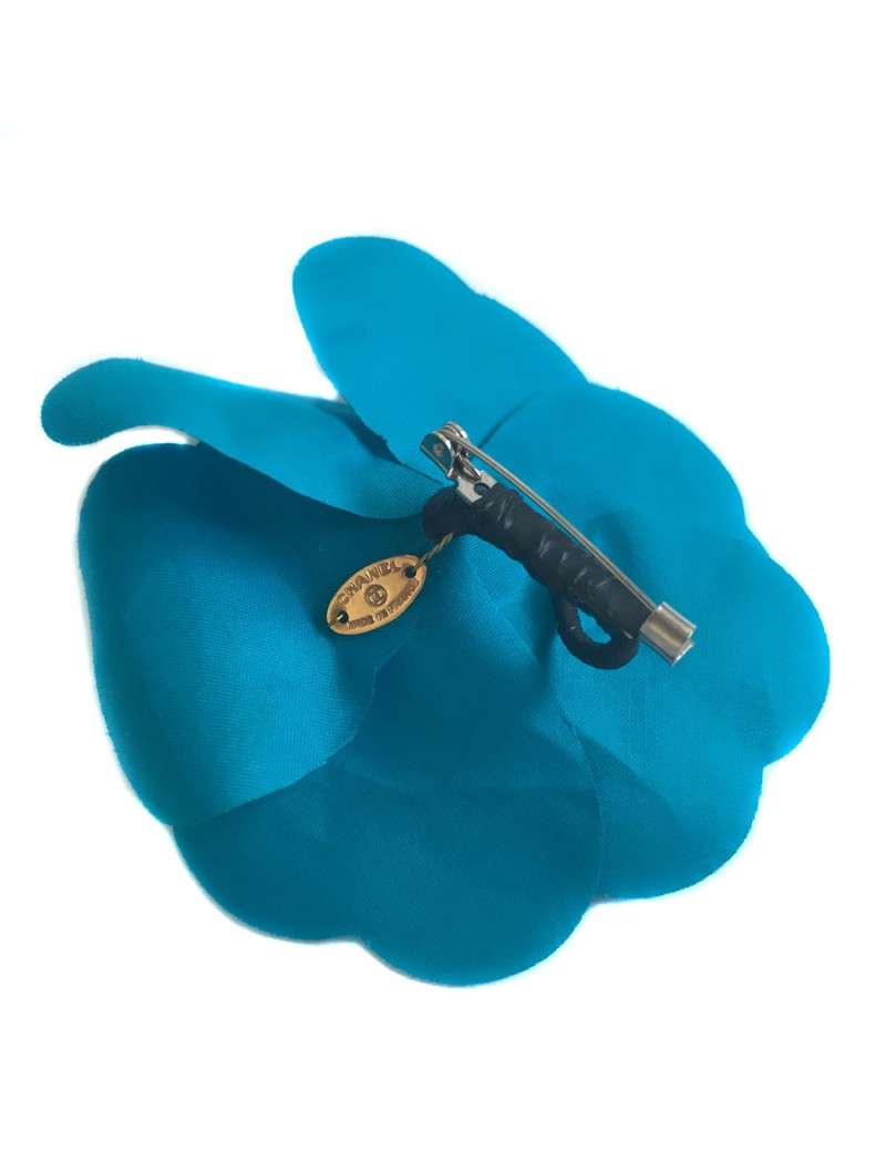 Broche CHANEL Camelia bleu turquoise