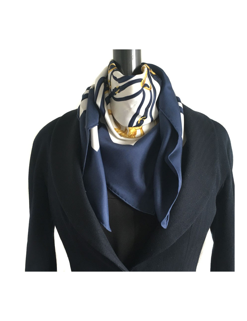 AUCTION square "Brides de Gala" in silk blue white