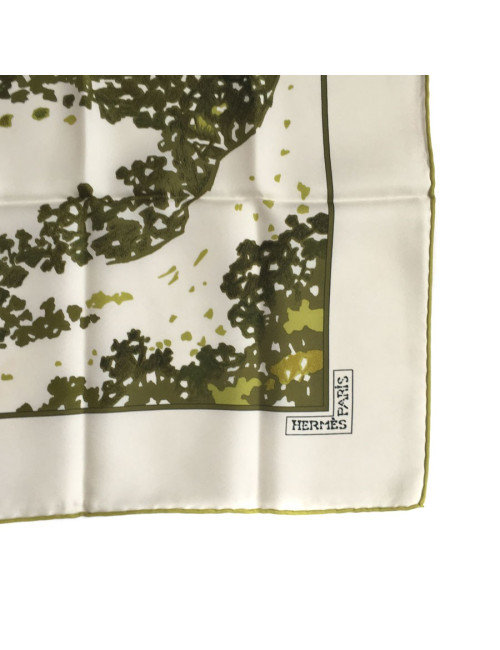 Square three leaves Hermes silk white and green
