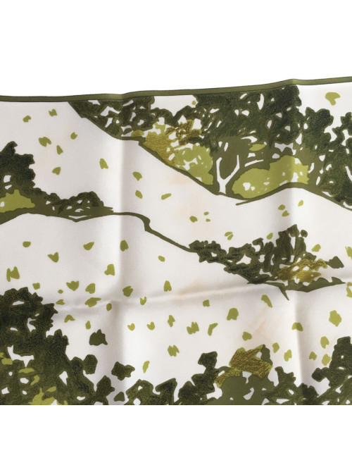 Square three leaves Hermes silk white and green