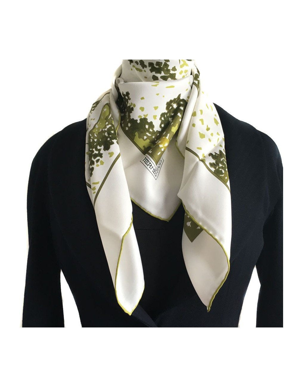 Square three leaves Hermes silk white and green