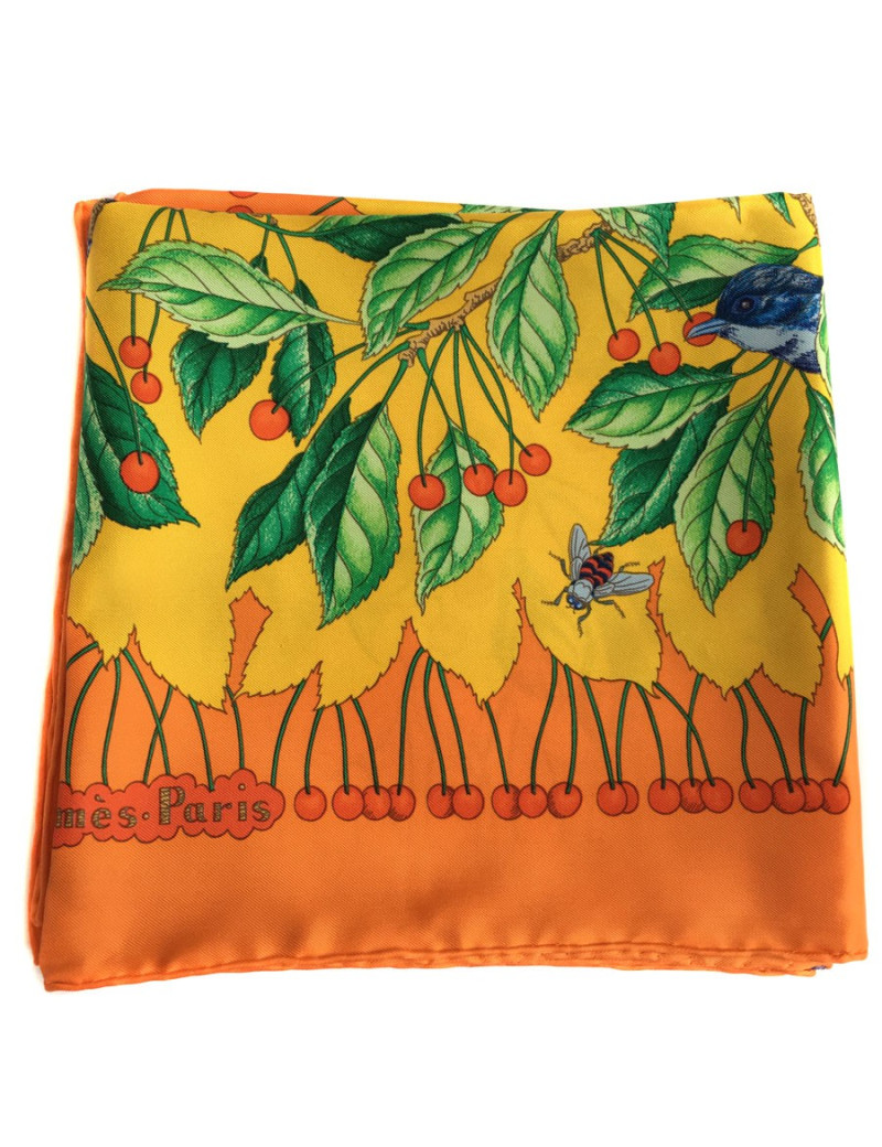 Carré HERMES "Les Merises" en soie orange