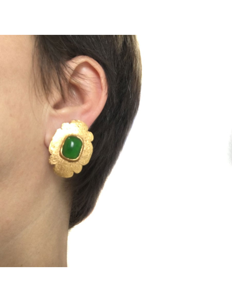 Adornment CHANEL brooch and earrings Vintage