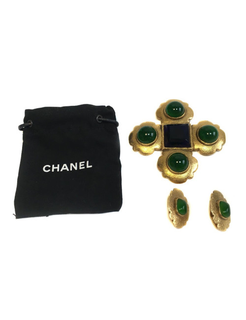 Adornment CHANEL brooch and earrings Vintage