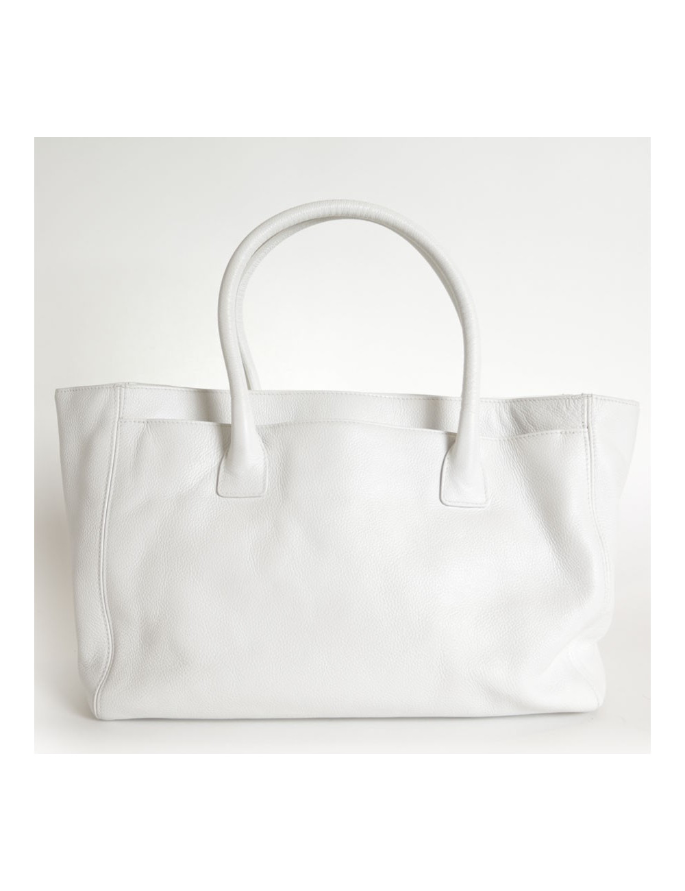 CHANEL white grained leather bag