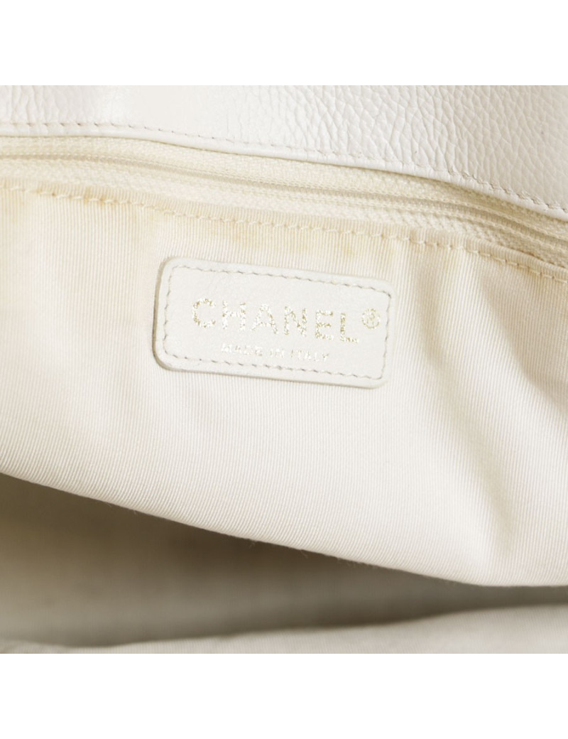 Sac CHANEL en cuir grainé blanc