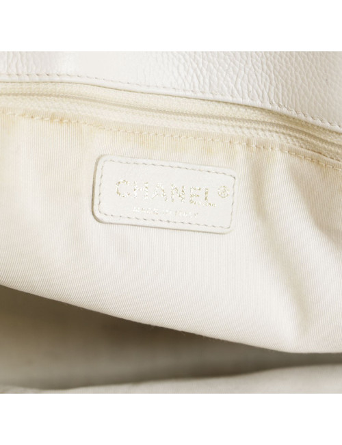 Sac CHANEL en cuir grainé blanc