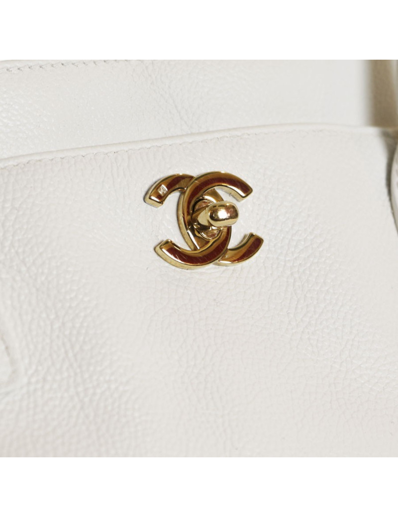 Sac CHANEL en cuir grainé blanc