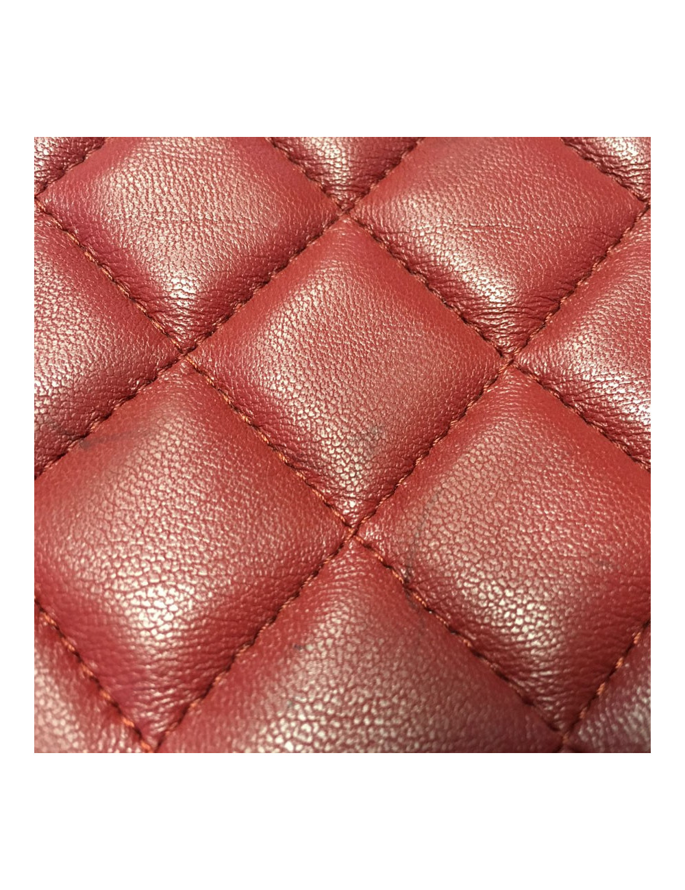 Pochette CHANEL en cuir matelassé bordeaux