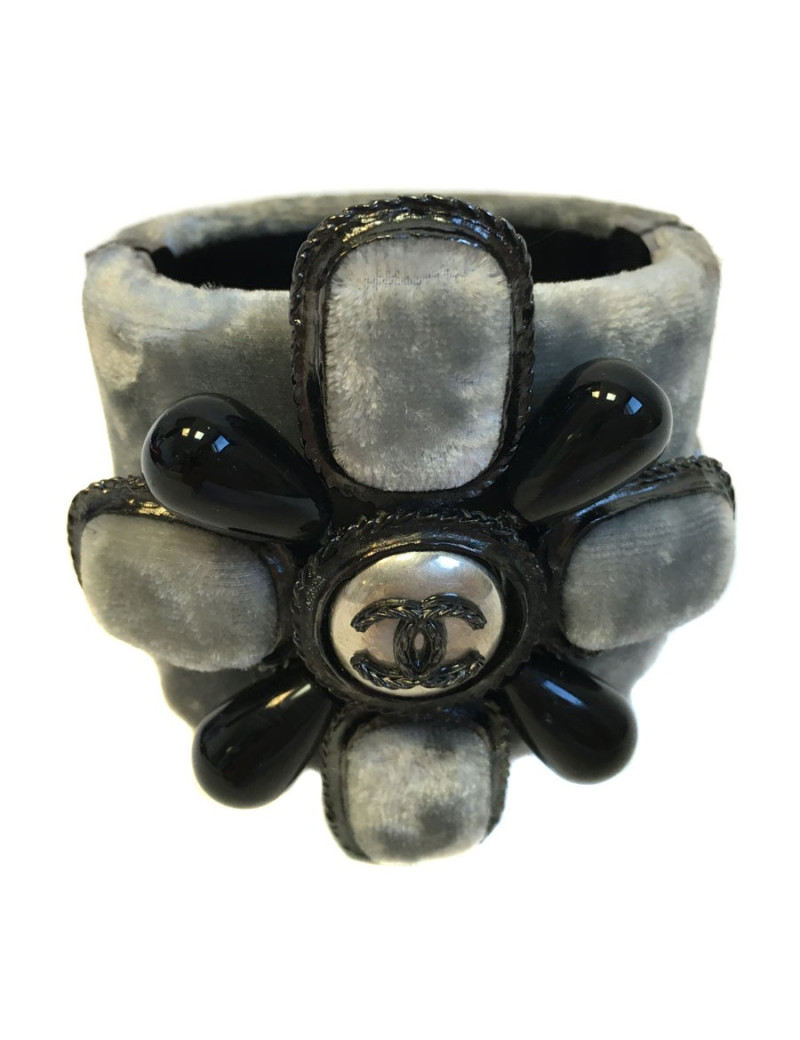 Manchette CHANEL velours gris et pâte de verre