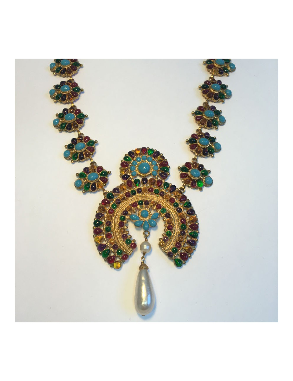 Collier haute couture CHANEL byzantin Paris-Bombay"