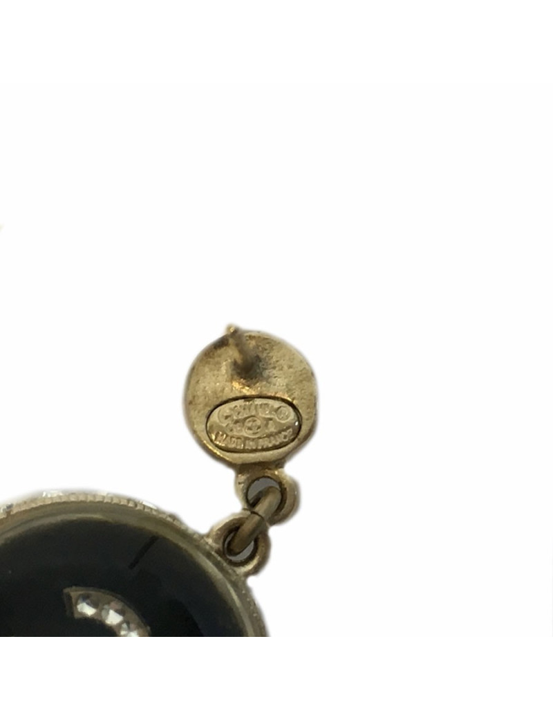 For nails CHANEL earrings