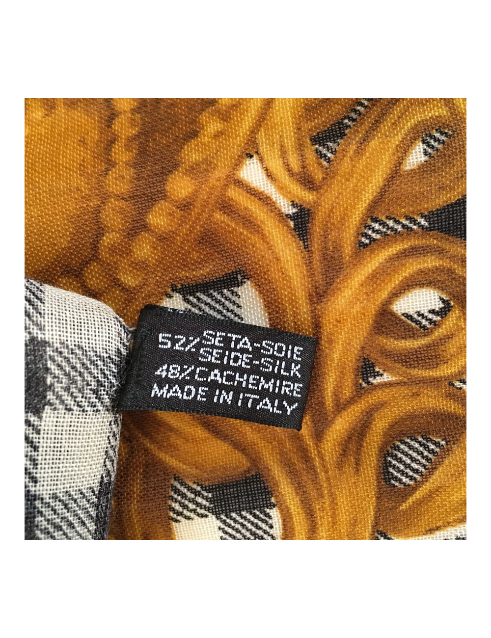 Carré en soie CHANEL Collector