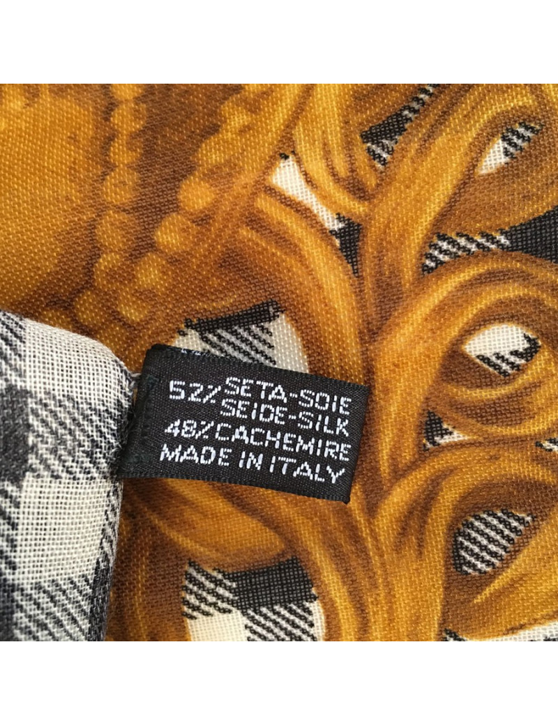 Square silk CHANEL Collector