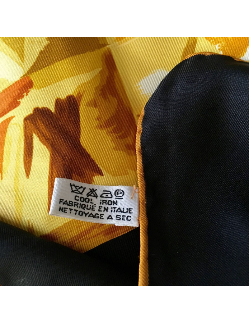 Carré de soie LOUIS VUITTON