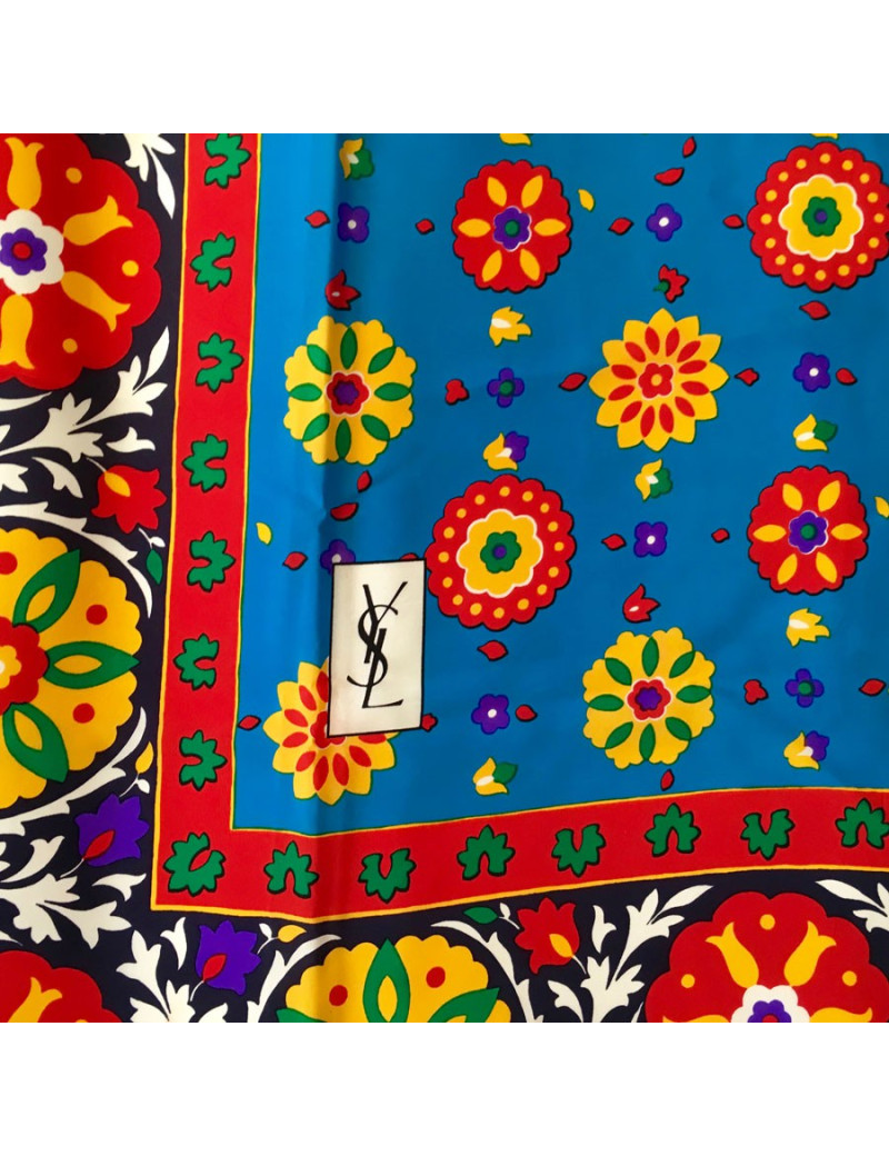 Carré de soie YVES SAINT LAURENT vintage