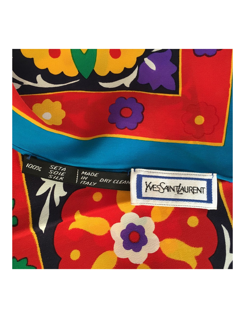 Carré de soie YVES SAINT LAURENT vintage