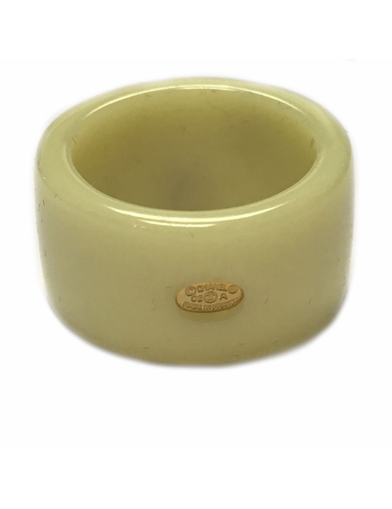 Bague CHANEL beige et camélia doré T53