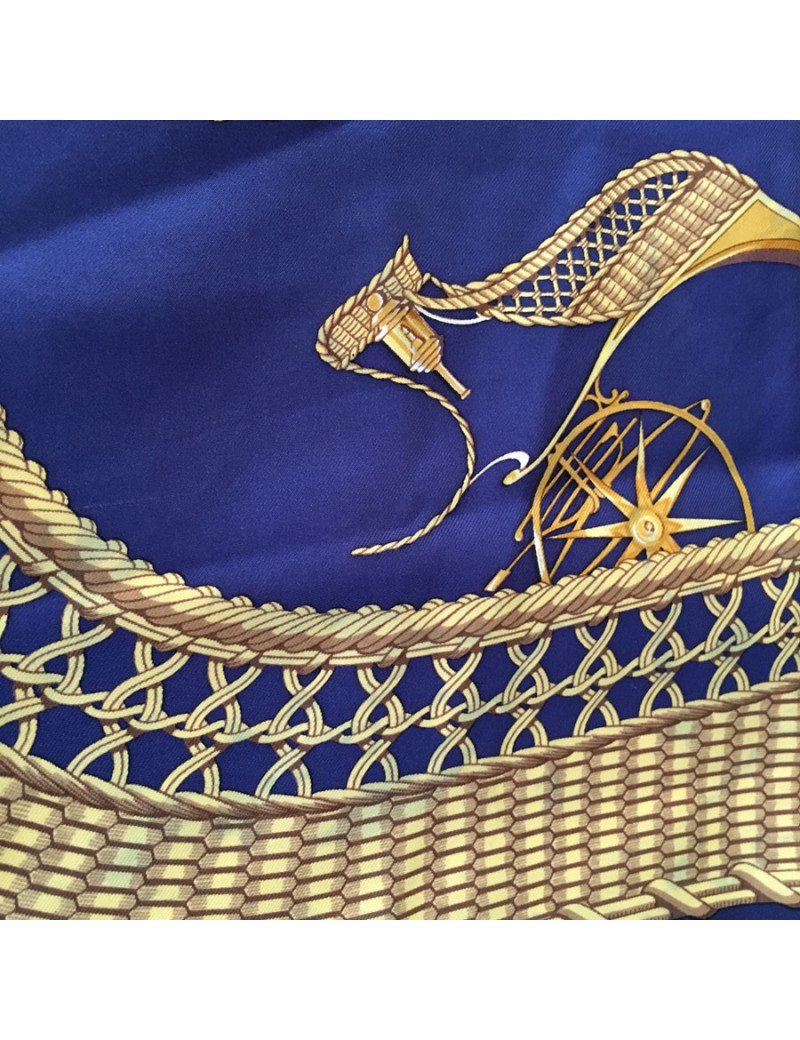 Carré de soie HERMES "Voitures paniers" bleu et or