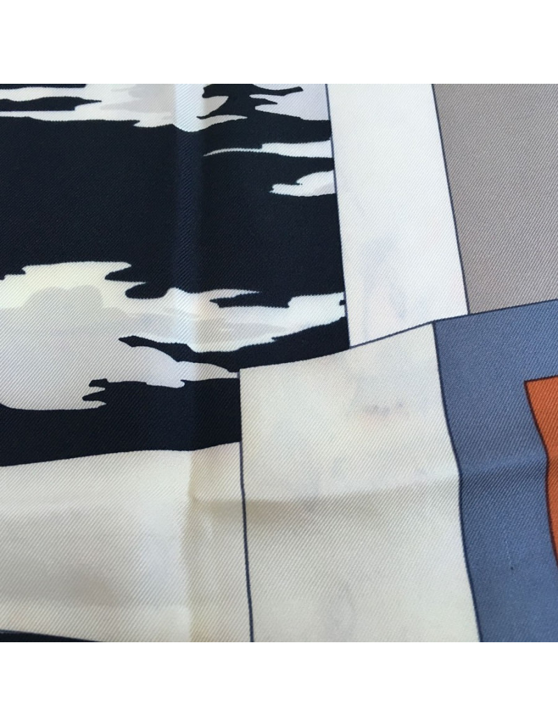 Carré HERMES A.M CASSANDRE pour HERMES en soie 