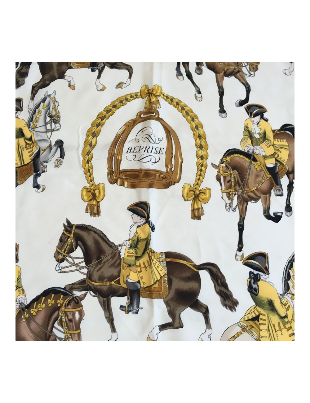 Carré HERMES "Reprise" en soie jaune