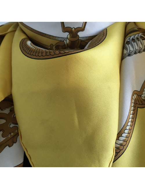 Carré HERMES "Reprise" en soie jaune