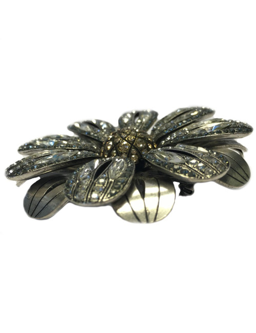 Grande broche marguerite LANVIN en métal argenté et strass