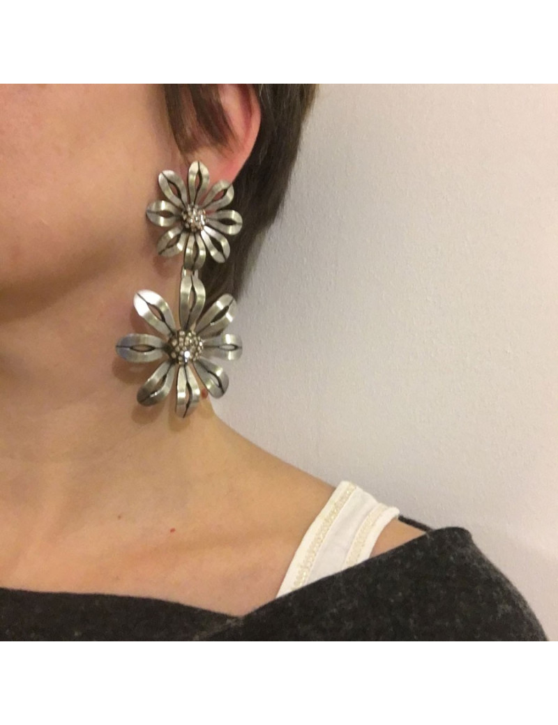  LANVIN flower pendant stud earrings in silver plated metal